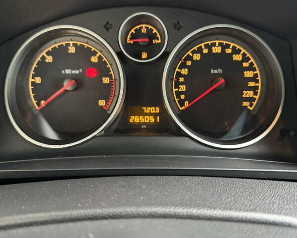 Серый Опель Зафира, объемом двигателя 1.7 л и пробегом 265 тыс. км за 5999 $, фото 15 на Automoto.ua