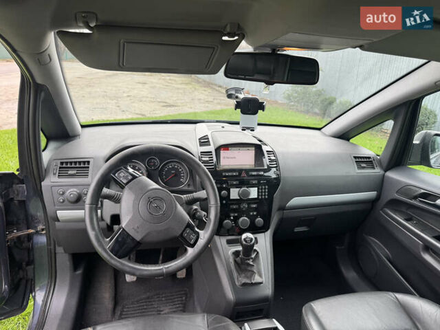 Серый Опель Зафира, объемом двигателя 1.6 л и пробегом 298 тыс. км за 5300 $, фото 14 на Automoto.ua