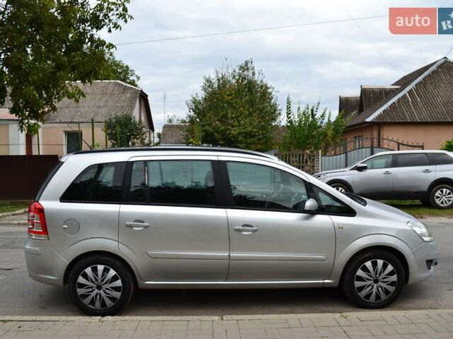 Серый Опель Зафира, объемом двигателя 1.6 л и пробегом 129 тыс. км за 6400 $, фото 15 на Automoto.ua