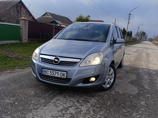 Серый Опель Зафира, объемом двигателя 1.7 л и пробегом 210 тыс. км за 6400 $, фото 1 на Automoto.ua
