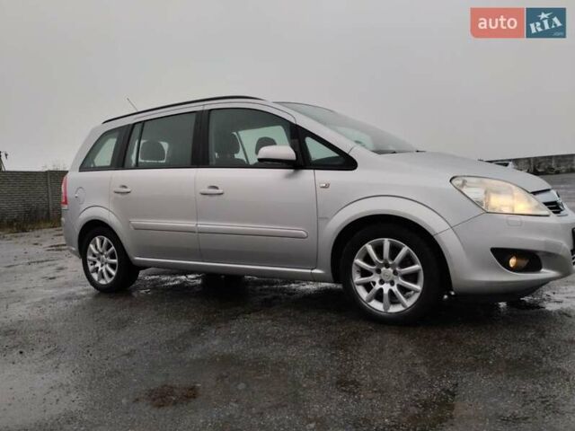 Серый Опель Зафира, объемом двигателя 1.8 л и пробегом 247 тыс. км за 6900 $, фото 4 на Automoto.ua
