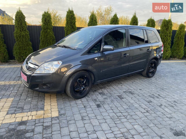 Серый Опель Зафира, объемом двигателя 1.8 л и пробегом 250 тыс. км за 6800 $, фото 1 на Automoto.ua