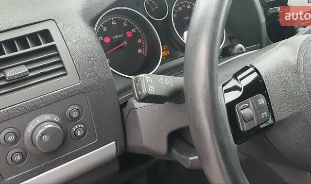 Сірий Опель Зафіра, об'ємом двигуна 1.8 л та пробігом 228 тис. км за 6500 $, фото 42 на Automoto.ua