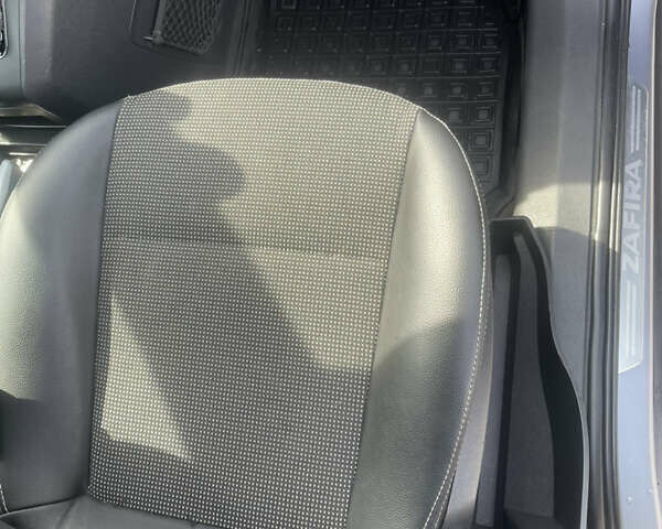 Сірий Опель Зафіра, об'ємом двигуна 1.7 л та пробігом 293 тис. км за 6900 $, фото 9 на Automoto.ua