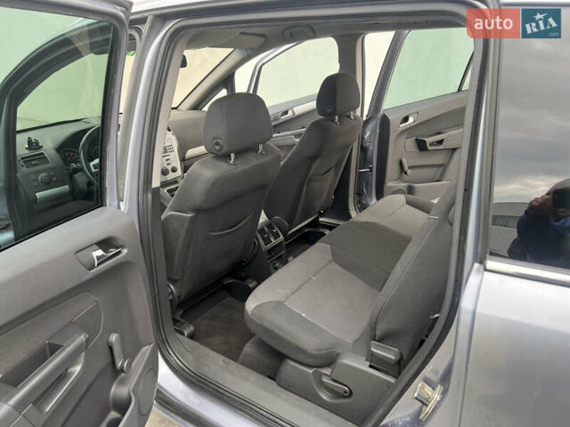 Серый Опель Зафира, объемом двигателя 1.8 л и пробегом 196 тыс. км за 5900 $, фото 10 на Automoto.ua