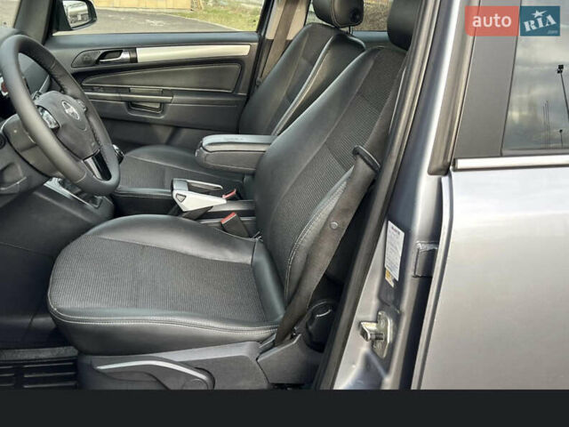 Сірий Опель Зафіра, об'ємом двигуна 1.7 л та пробігом 293 тис. км за 6900 $, фото 14 на Automoto.ua