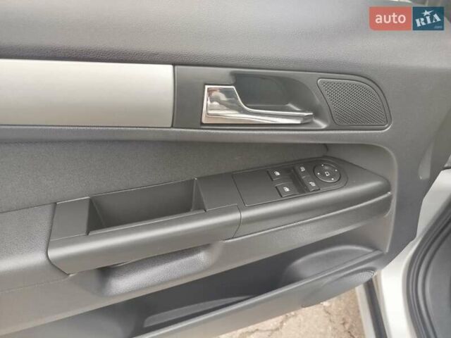 Серый Опель Зафира, объемом двигателя 1.8 л и пробегом 208 тыс. км за 6800 $, фото 46 на Automoto.ua