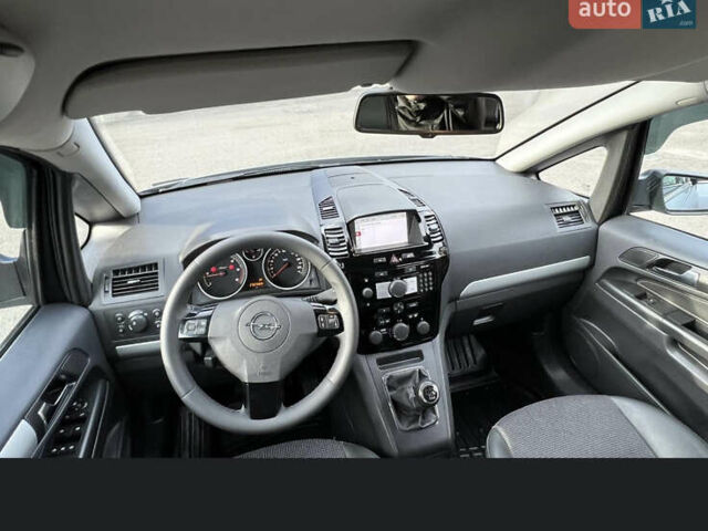 Сірий Опель Зафіра, об'ємом двигуна 1.7 л та пробігом 293 тис. км за 6900 $, фото 15 на Automoto.ua