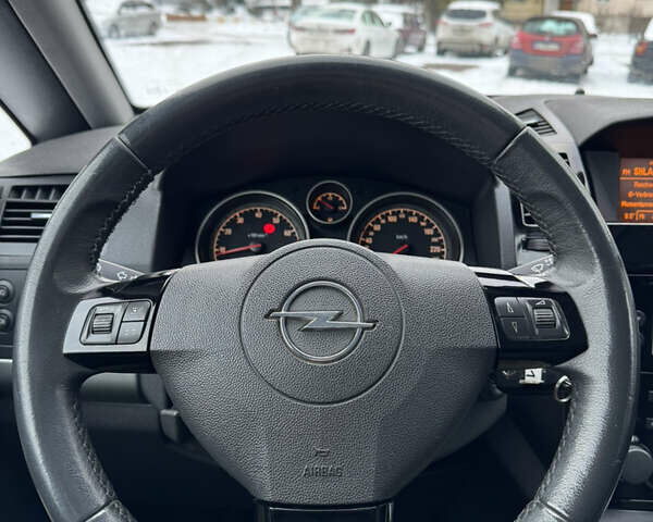 Серый Опель Зафира, объемом двигателя 1.6 л и пробегом 190 тыс. км за 7000 $, фото 24 на Automoto.ua