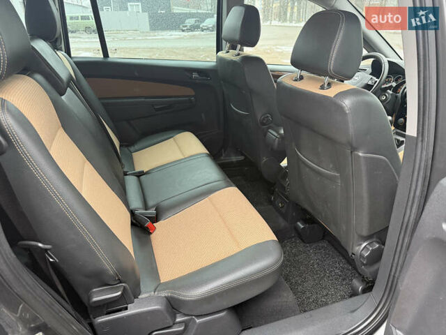 Серый Опель Зафира, объемом двигателя 1.8 л и пробегом 219 тыс. км за 7100 $, фото 19 на Automoto.ua