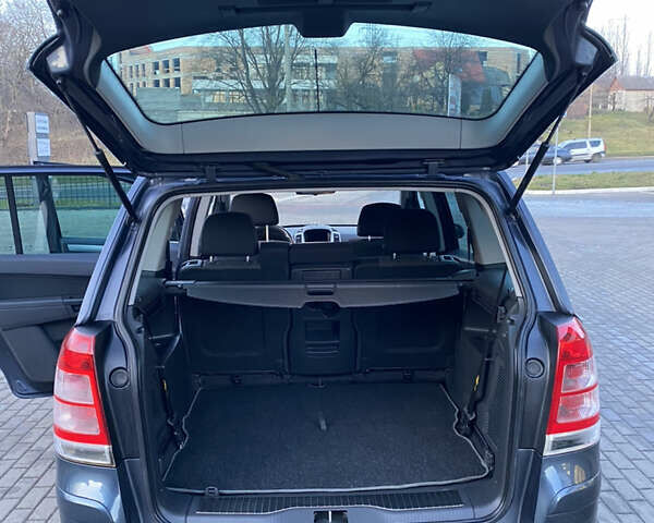 Серый Опель Зафира, объемом двигателя 1.8 л и пробегом 234 тыс. км за 5999 $, фото 14 на Automoto.ua