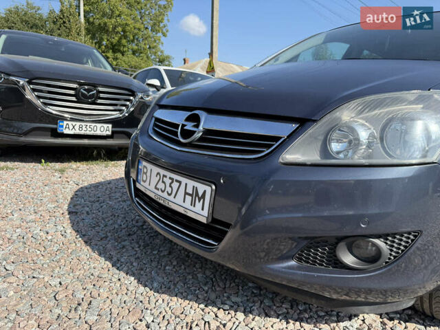 Серый Опель Зафира, объемом двигателя 1.7 л и пробегом 210 тыс. км за 6700 $, фото 3 на Automoto.ua
