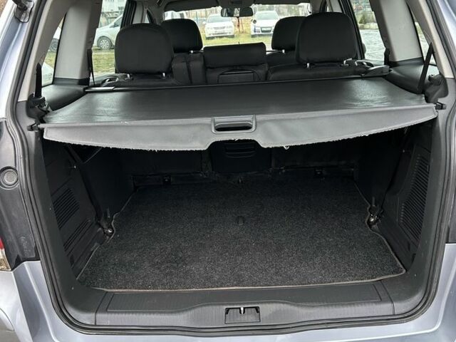 Сірий Опель Зафіра, об'ємом двигуна 1.7 л та пробігом 249 тис. км за 5400 $, фото 20 на Automoto.ua