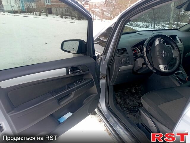 Серый Опель Зафира, объемом двигателя 1.7 л и пробегом 210 тыс. км за 6800 $, фото 5 на Automoto.ua