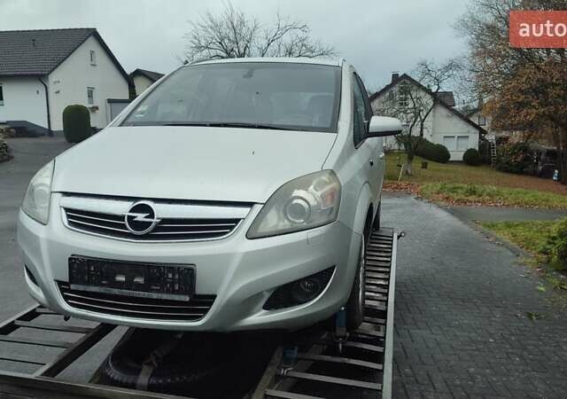 Серый Опель Зафира, объемом двигателя 1.6 л и пробегом 218 тыс. км за 5650 $, фото 10 на Automoto.ua