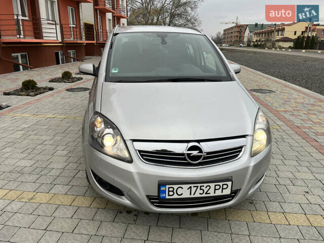 Серый Опель Зафира, объемом двигателя 1.7 л и пробегом 222 тыс. км за 6600 $, фото 8 на Automoto.ua
