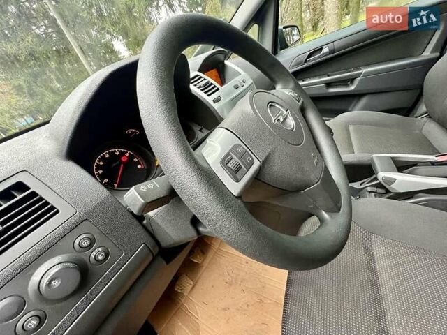 Сірий Опель Зафіра, об'ємом двигуна 1.6 л та пробігом 208 тис. км за 6199 $, фото 35 на Automoto.ua