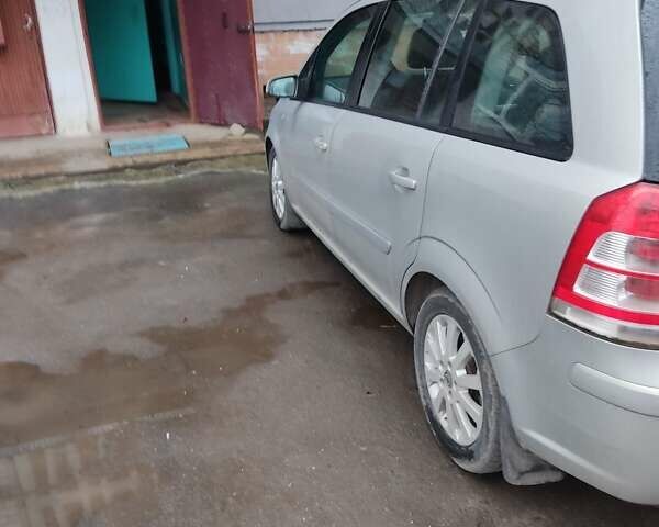 Сірий Опель Зафіра, об'ємом двигуна 1.6 л та пробігом 231 тис. км за 5500 $, фото 13 на Automoto.ua