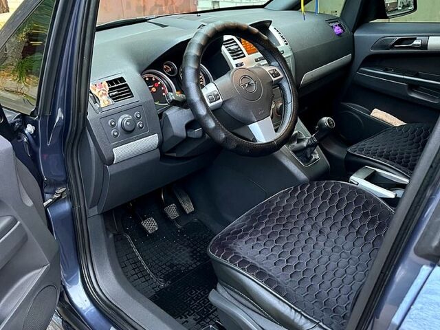 Сірий Опель Зафіра, об'ємом двигуна 1.8 л та пробігом 279 тис. км за 8500 $, фото 4 на Automoto.ua