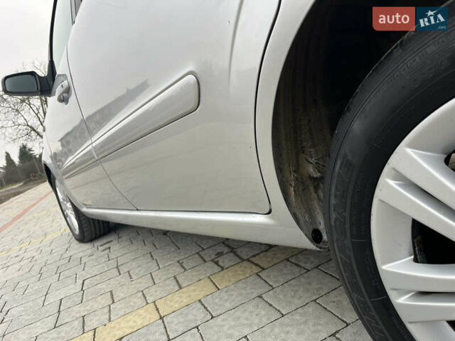 Серый Опель Зафира, объемом двигателя 1.7 л и пробегом 222 тыс. км за 6600 $, фото 14 на Automoto.ua