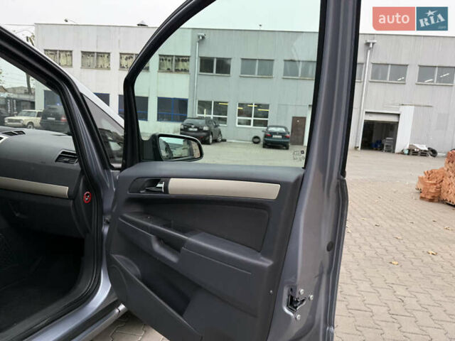 Серый Опель Зафира, объемом двигателя 1.6 л и пробегом 290 тыс. км за 5750 $, фото 44 на Automoto.ua