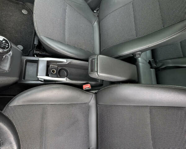 Серый Опель Зафира, объемом двигателя 1.6 л и пробегом 190 тыс. км за 7000 $, фото 10 на Automoto.ua