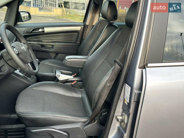 Серый Опель Зафира, объемом двигателя 1.7 л и пробегом 242 тыс. км за 6399 $, фото 23 на Automoto.ua