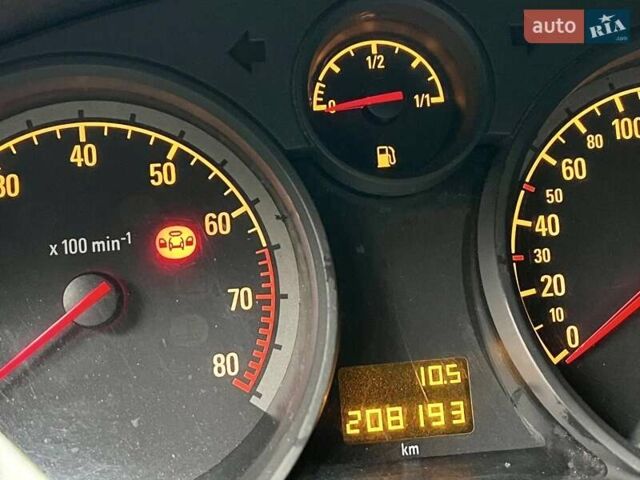 Серый Опель Зафира, объемом двигателя 1.6 л и пробегом 208 тыс. км за 6550 $, фото 77 на Automoto.ua