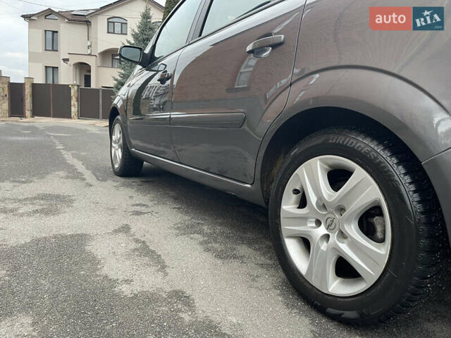 Серый Опель Зафира, объемом двигателя 1.8 л и пробегом 176 тыс. км за 5600 $, фото 11 на Automoto.ua