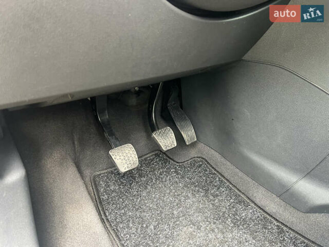 Серый Опель Зафира, объемом двигателя 1.6 л и пробегом 210 тыс. км за 6650 $, фото 40 на Automoto.ua