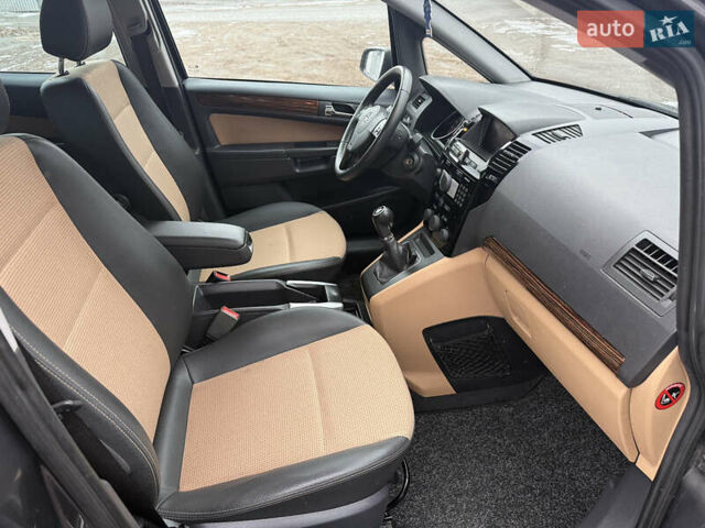 Серый Опель Зафира, объемом двигателя 1.8 л и пробегом 219 тыс. км за 7100 $, фото 18 на Automoto.ua