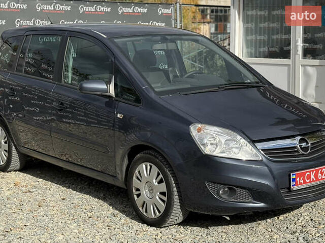 Серый Опель Зафира, объемом двигателя 1.6 л и пробегом 166 тыс. км за 6500 $, фото 3 на Automoto.ua