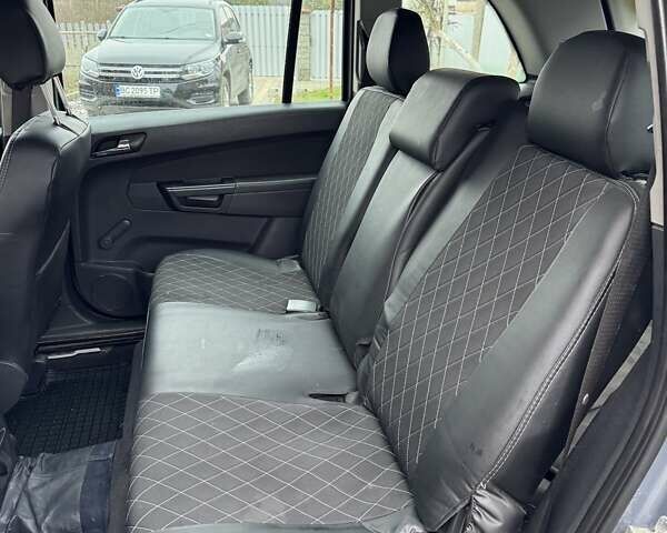 Серый Опель Зафира, объемом двигателя 1.69 л и пробегом 245 тыс. км за 6200 $, фото 9 на Automoto.ua