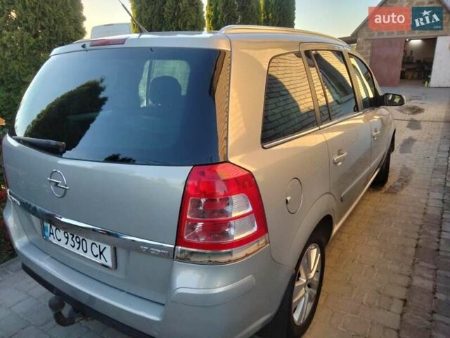 Серый Опель Зафира, объемом двигателя 1.7 л и пробегом 295 тыс. км за 5900 $, фото 10 на Automoto.ua