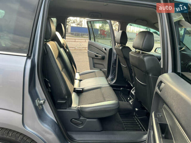 Серый Опель Зафира, объемом двигателя 1.7 л и пробегом 242 тыс. км за 6399 $, фото 26 на Automoto.ua