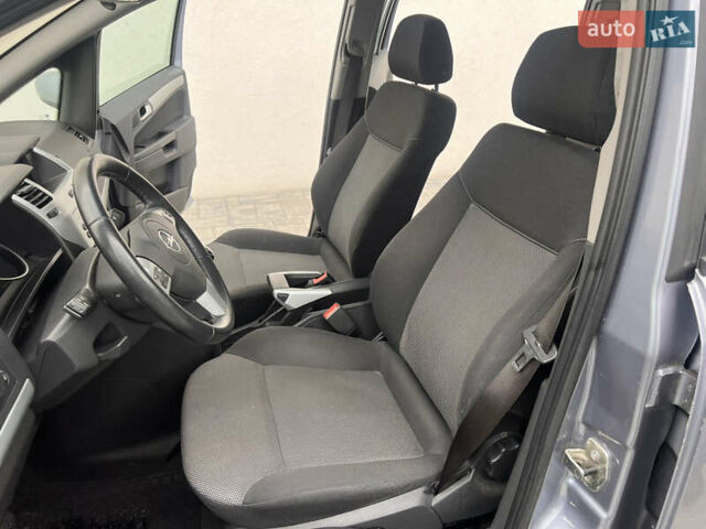 Серый Опель Зафира, объемом двигателя 1.8 л и пробегом 196 тыс. км за 5900 $, фото 12 на Automoto.ua