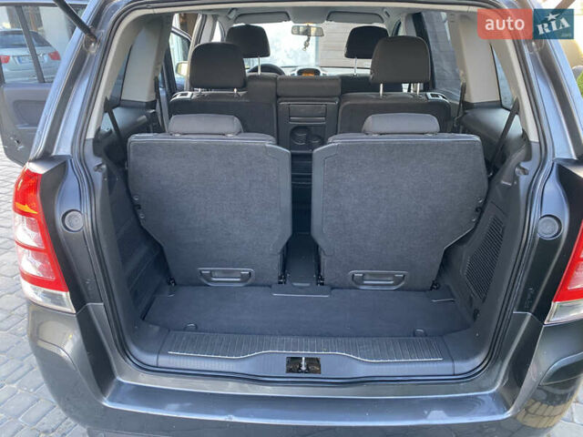 Серый Опель Зафира, объемом двигателя 1.8 л и пробегом 250 тыс. км за 6800 $, фото 25 на Automoto.ua