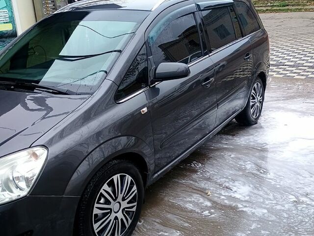 Серый Опель Зафира, объемом двигателя 1.7 л и пробегом 295 тыс. км за 7000 $, фото 3 на Automoto.ua