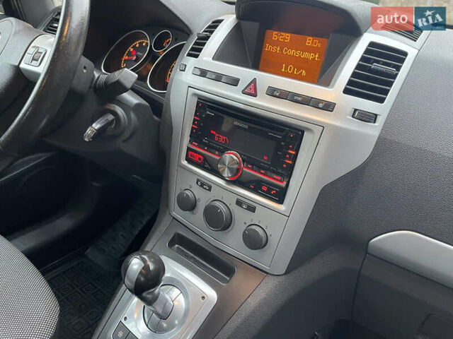 Серый Опель Зафира, объемом двигателя 1.8 л и пробегом 176 тыс. км за 5600 $, фото 43 на Automoto.ua