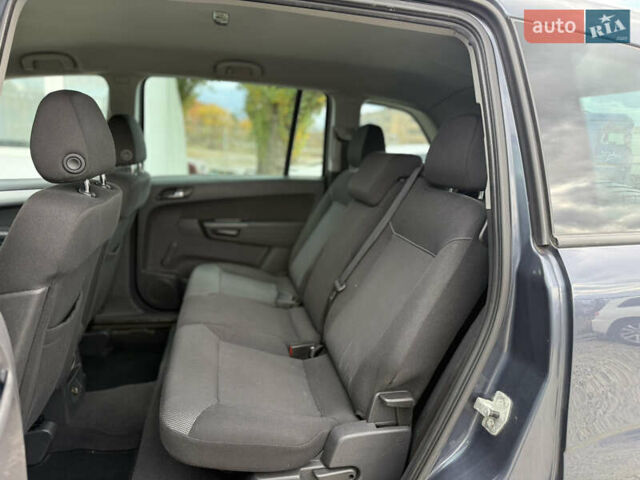 Серый Опель Зафира, объемом двигателя 1.6 л и пробегом 166 тыс. км за 6500 $, фото 17 на Automoto.ua