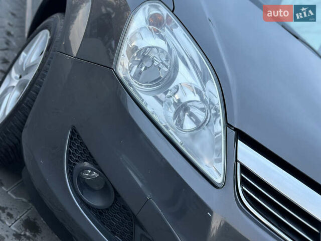 Серый Опель Зафира, объемом двигателя 1.6 л и пробегом 181 тыс. км за 6500 $, фото 27 на Automoto.ua