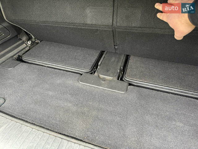 Серый Опель Зафира, объемом двигателя 1.6 л и пробегом 298 тыс. км за 5300 $, фото 12 на Automoto.ua