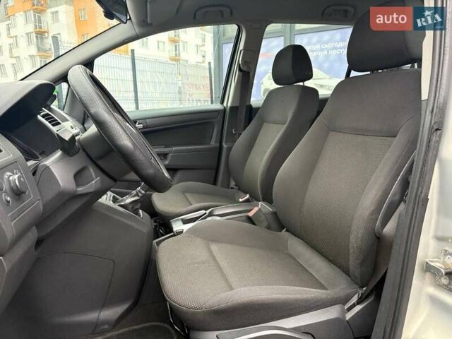 Серый Опель Зафира, объемом двигателя 1.8 л и пробегом 146 тыс. км за 8300 $, фото 8 на Automoto.ua
