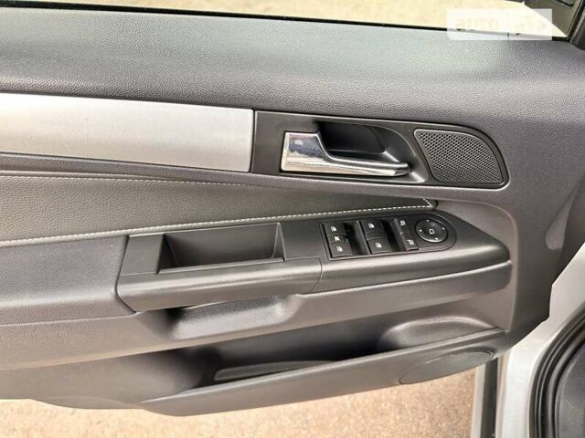 Серый Опель Зафира, объемом двигателя 1.7 л и пробегом 173 тыс. км за 7850 $, фото 19 на Automoto.ua