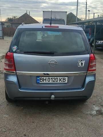 Серый Опель Зафира, объемом двигателя 1.7 л и пробегом 225 тыс. км за 6800 $, фото 3 на Automoto.ua