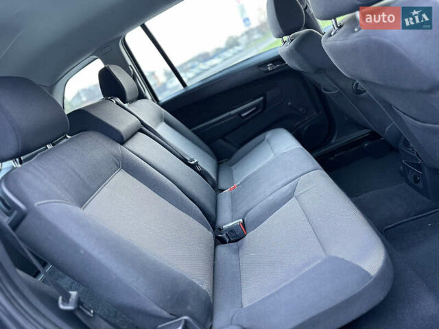 Серый Опель Зафира, объемом двигателя 1.6 л и пробегом 181 тыс. км за 6500 $, фото 62 на Automoto.ua