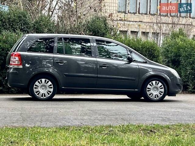 Сірий Опель Зафіра, об'ємом двигуна 1.6 л та пробігом 208 тис. км за 6199 $, фото 8 на Automoto.ua
