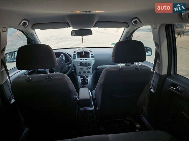 Серый Опель Зафира, объемом двигателя 1.7 л и пробегом 256 тыс. км за 6000 $, фото 12 на Automoto.ua