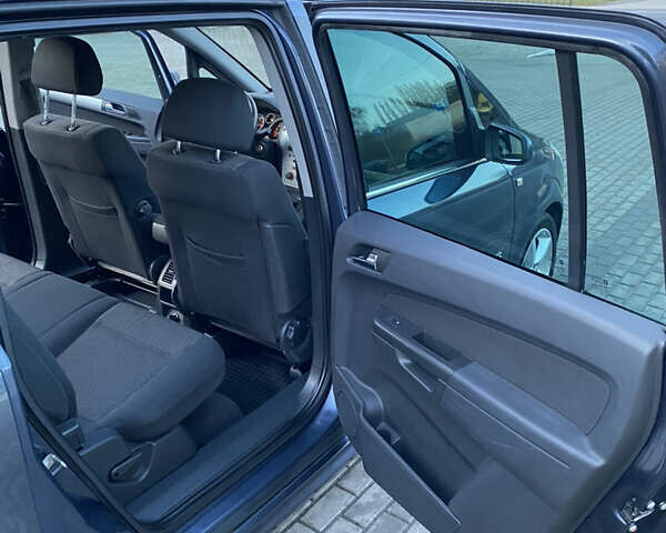 Серый Опель Зафира, объемом двигателя 1.8 л и пробегом 234 тыс. км за 5999 $, фото 17 на Automoto.ua