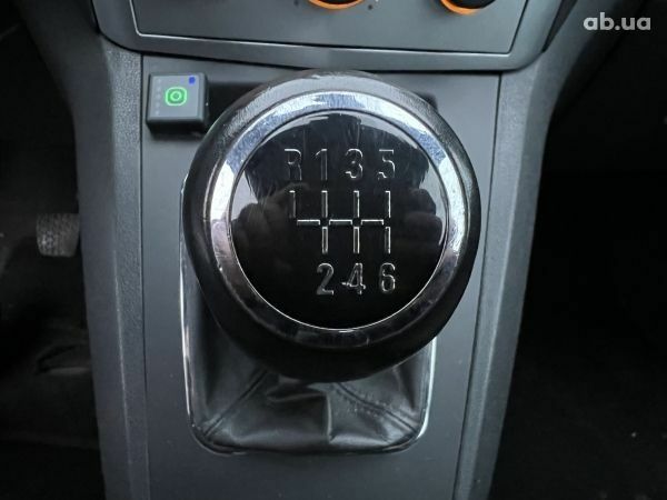 Сірий Опель Зафіра, об'ємом двигуна 1.6 л та пробігом 278 тис. км за 7200 $, фото 9 на Automoto.ua